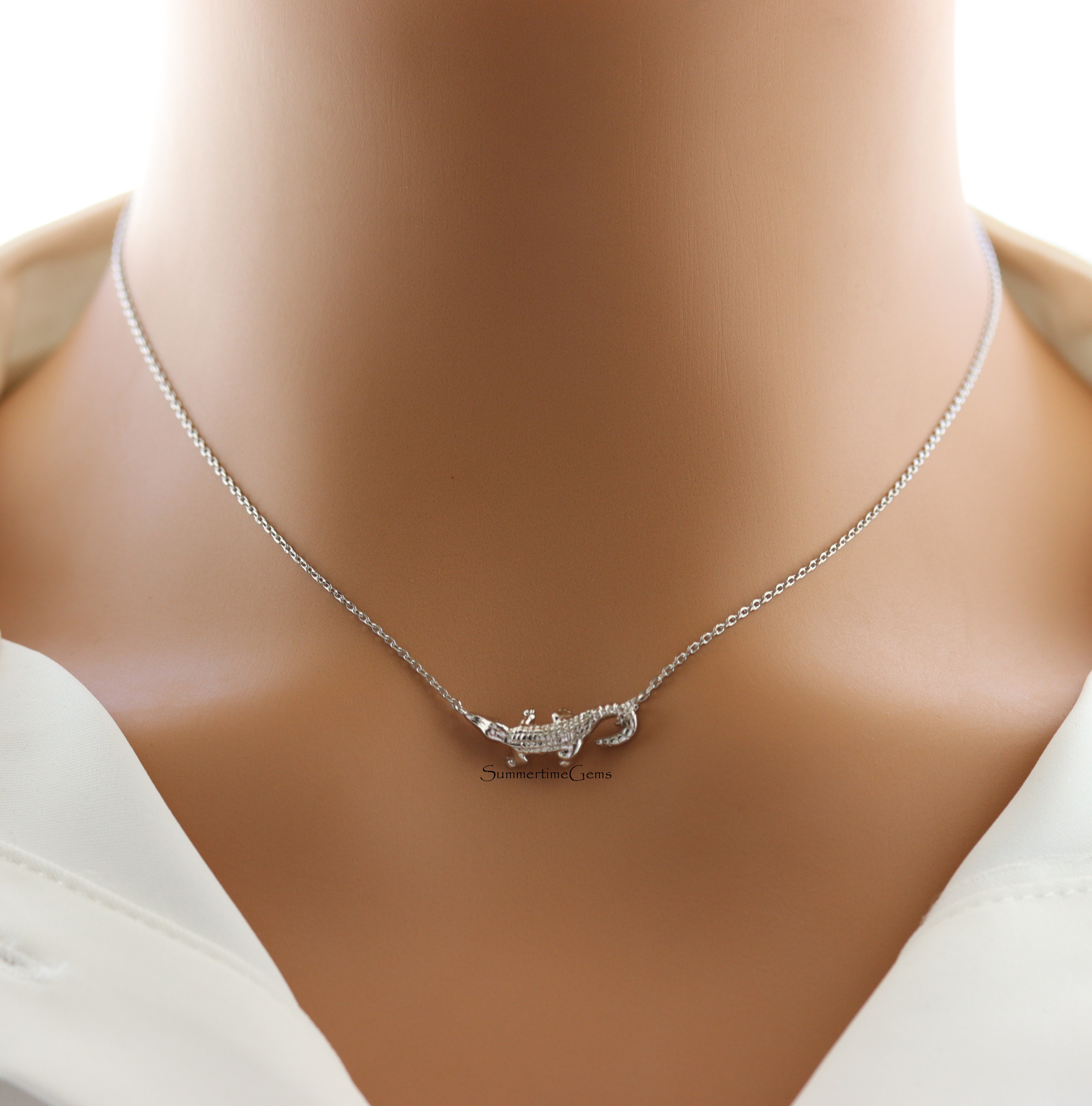 STG 18K Gold Plated Alligator Pendant Necklace – Bold Animal Jewelry for Nature & Wildlife Lovers