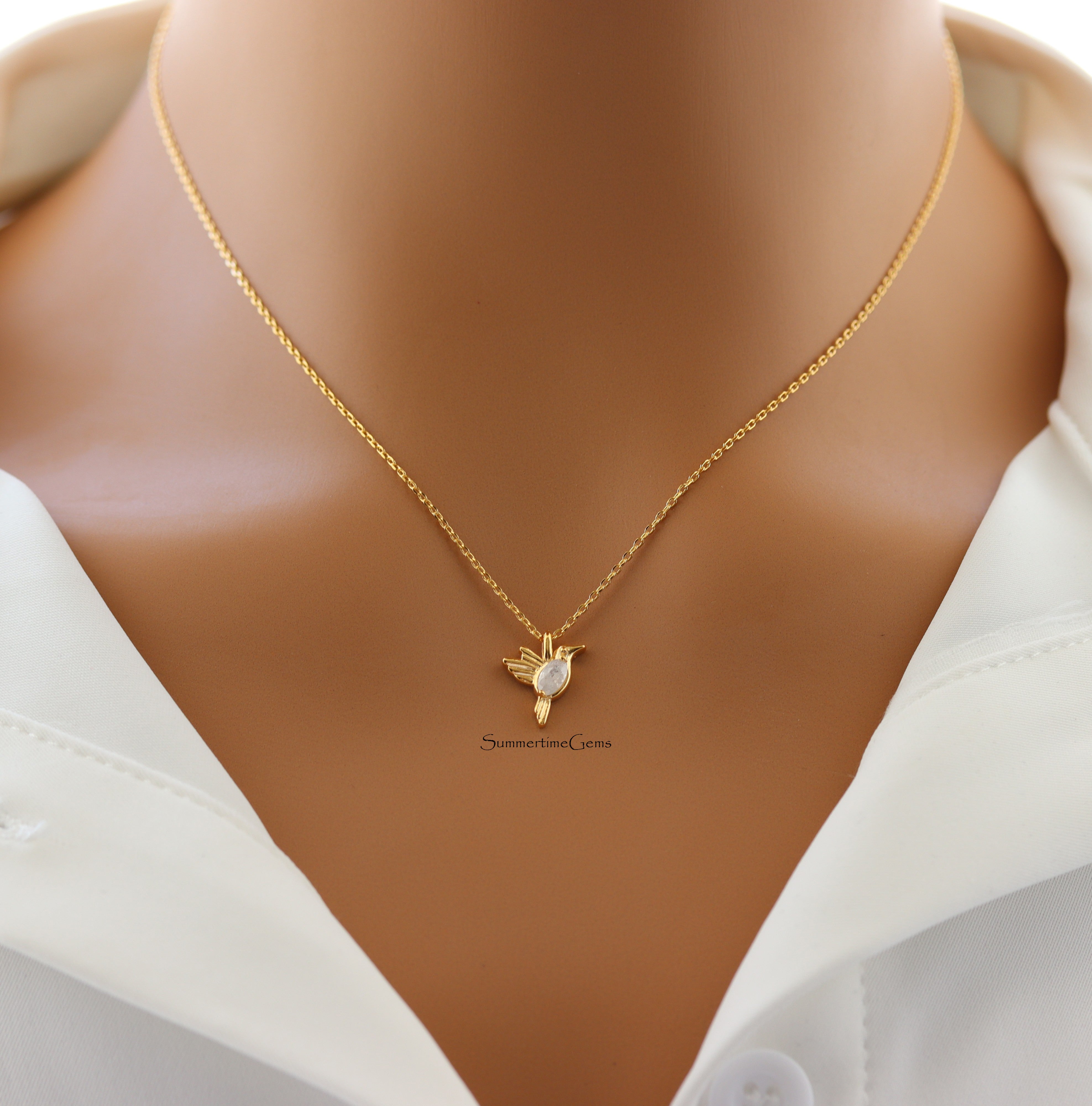 STG 18K Gold Plated Oval Gem Bird Pendant Necklace – Elegant Nature-Inspired Jewelry with Gemstone Accent