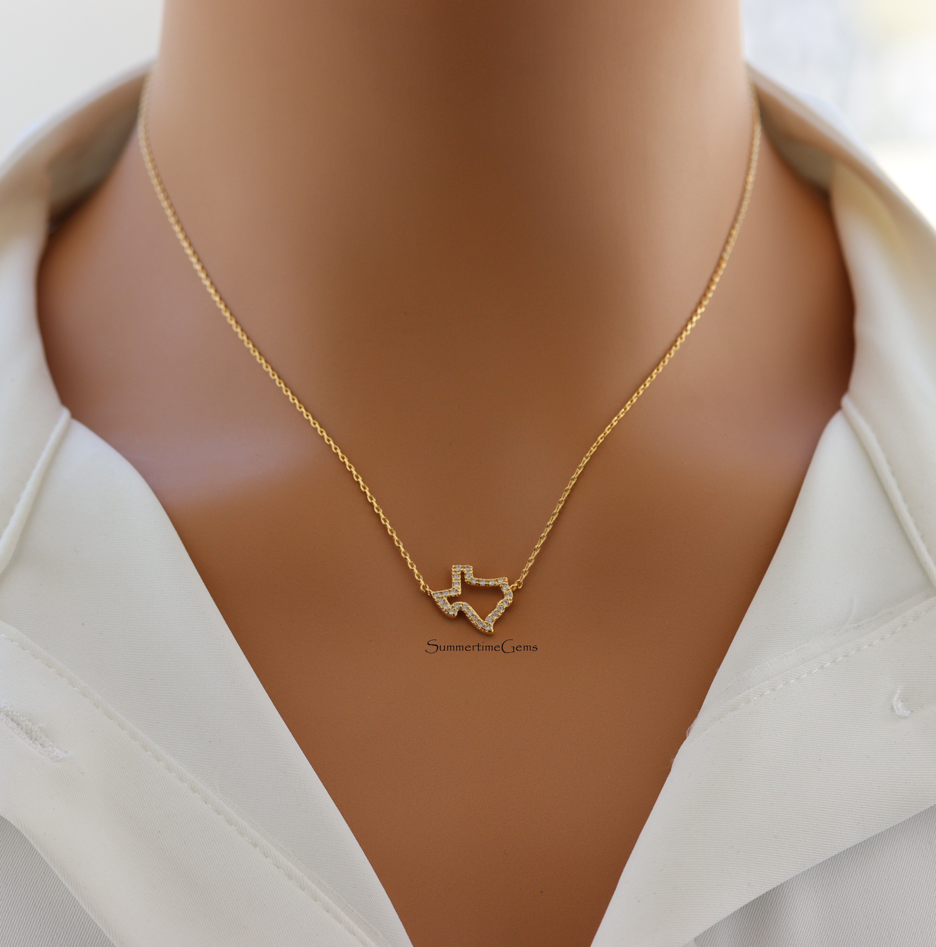 STG 18K Gold Plated Rhinestone Trim Texas State Pendant Necklace – Sparkly State Pride Jewelry for Bold Southern Style