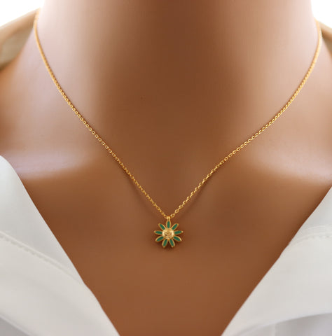 STG 18K Gold Plated Dainty Daisy Flower Pendant Necklace – Cute & Feminine Floral Jewelry for Everyday Bloom