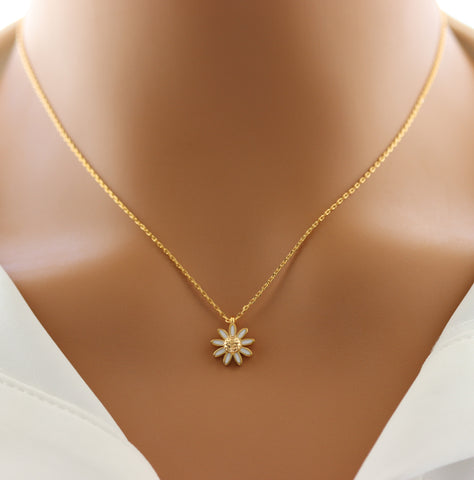 STG 18K Gold Plated Dainty Daisy Flower Pendant Necklace – Cute & Feminine Floral Jewelry for Everyday Bloom