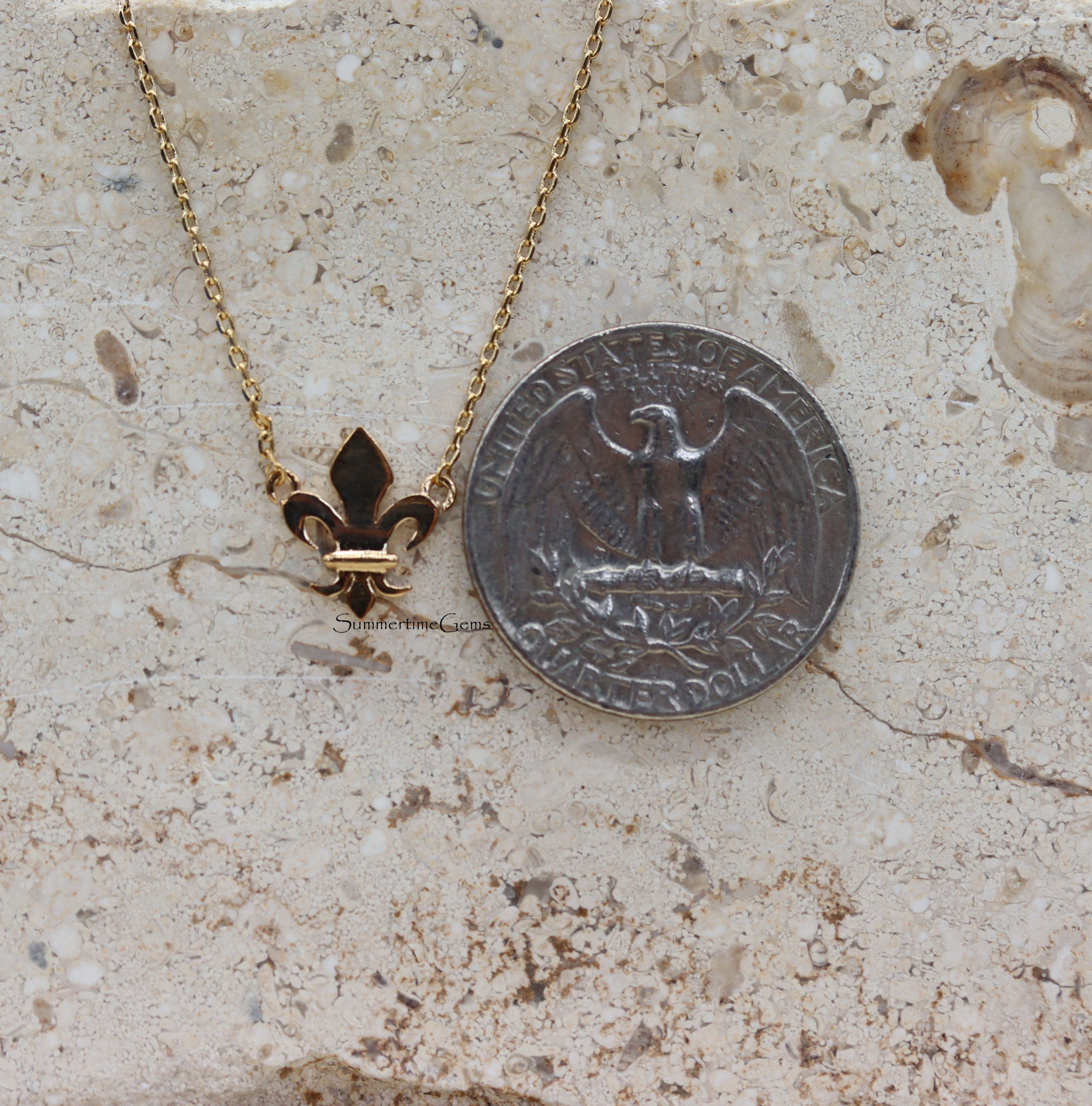 STG 18K Gold Plated Fleur De Lis Pendant Necklace – Elegant French-Inspired Symbolic Jewelry for Timeless Style