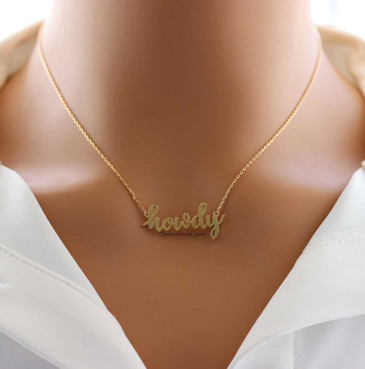 STG 18K Gold Plated Handwritten "Howdy" Pendant Necklace – Western-Inspired Cowgirl Jewelry with Southern Charm
