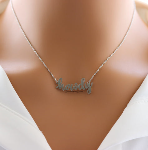 STG 18K Gold Plated Handwritten "Howdy" Pendant Necklace – Western-Inspired Cowgirl Jewelry with Southern Charm