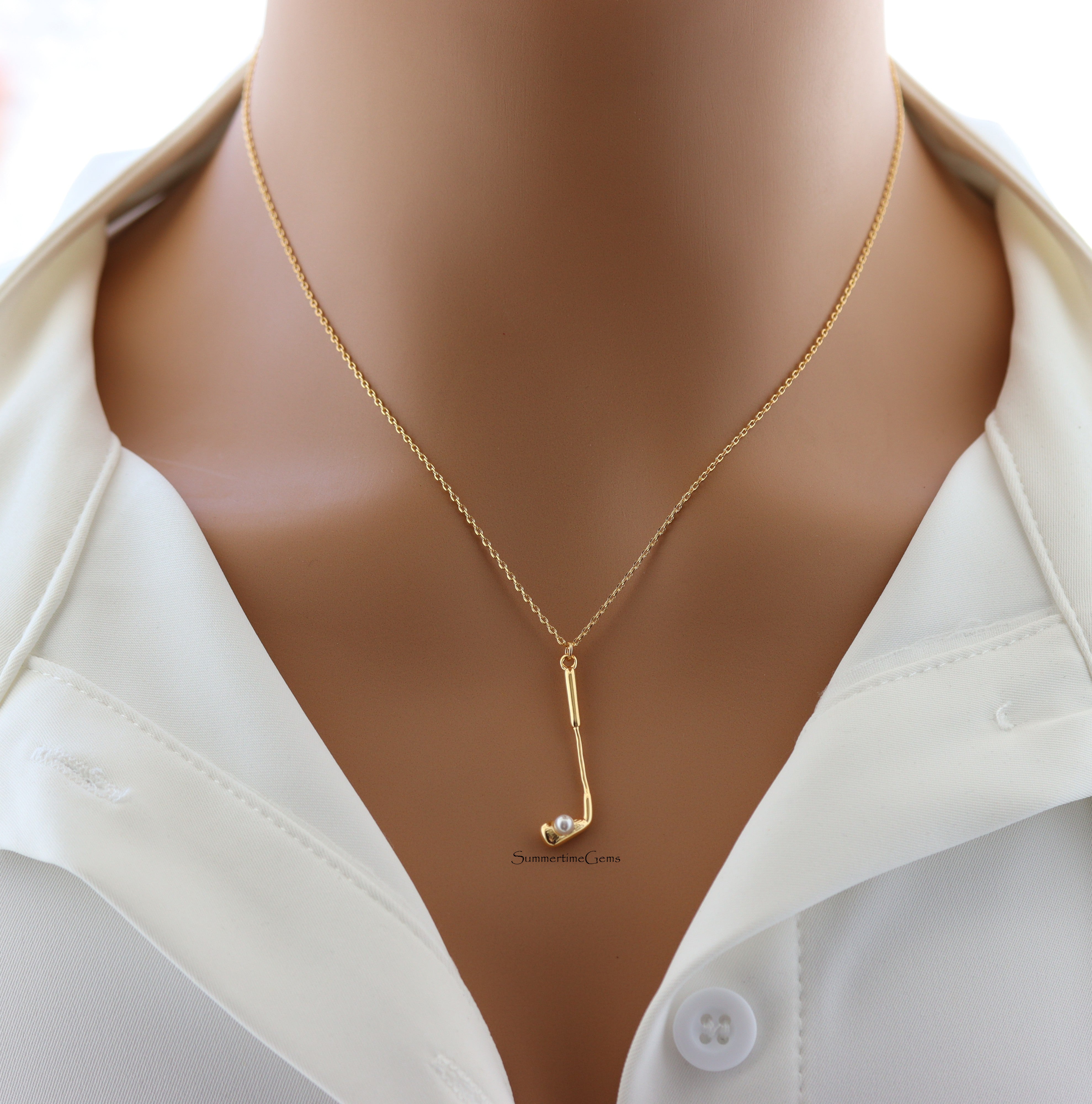 STG 18K Gold Plated Golf Club with Pearl Pendant Necklace – Elegant Sports-Inspired Jewelry for Golf Lovers