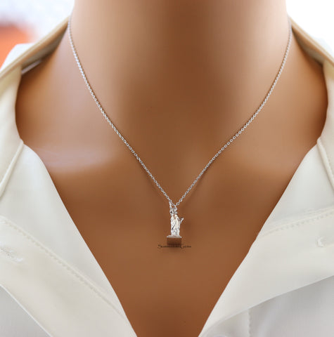 STG 18K Gold Plated Dainty 3D Statue of Liberty Pendant Necklace – Iconic New York Jewelry for Freedom Lovers & Travelers