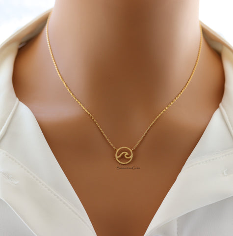 18K Gold Plated Wave Cutout Coin Pendant Necklace – Ocean-Inspired Minimalist Jewelry for Beach Lovers