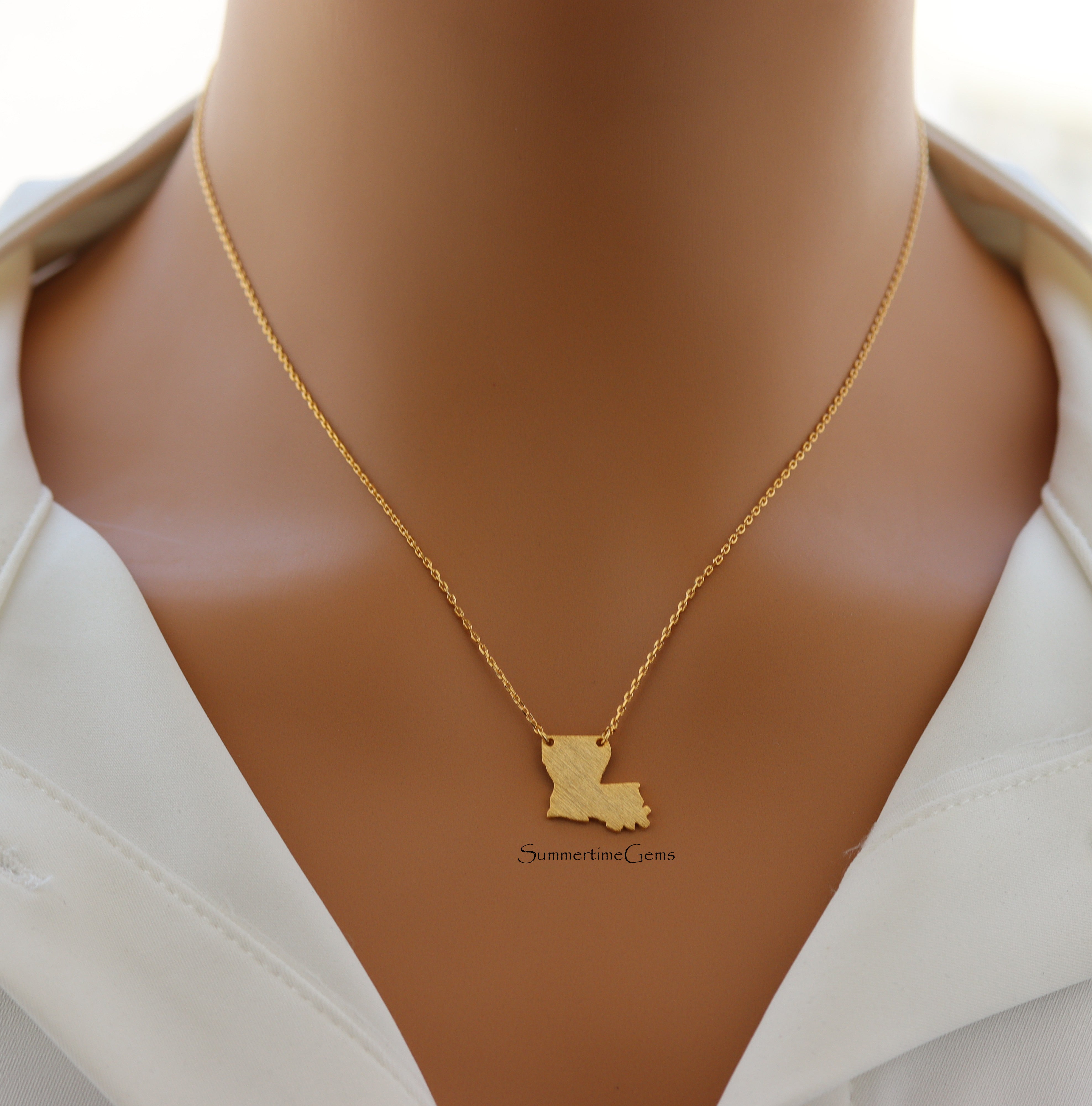 STG 18K Gold Plated Dainty Brushed Louisiana State Pendant Necklace – Minimalist State Pride Jewelry for Everyday Wear