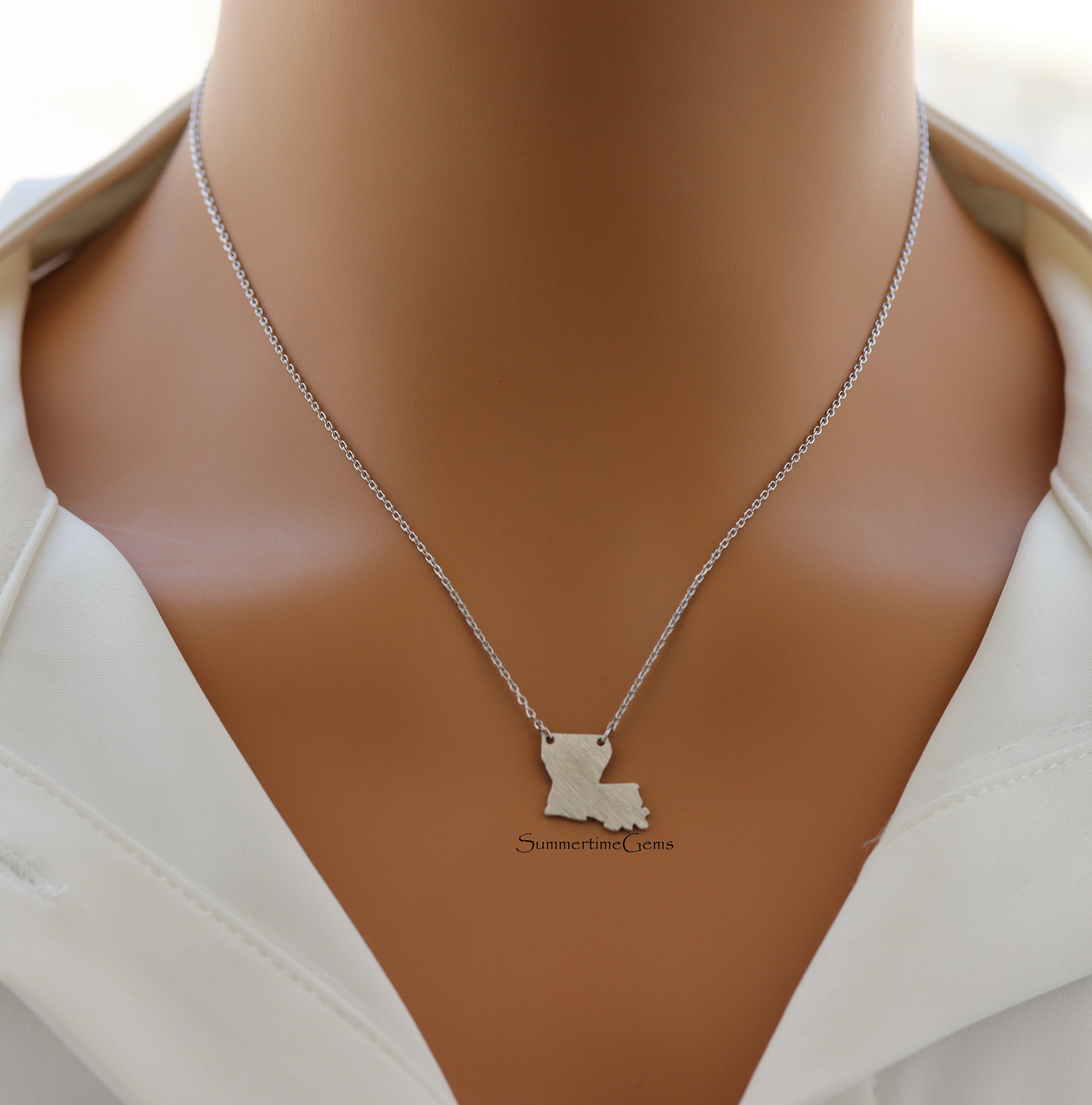 STG 18K Gold Plated Dainty Brushed Louisiana State Pendant Necklace – Minimalist State Pride Jewelry for Everyday Wear