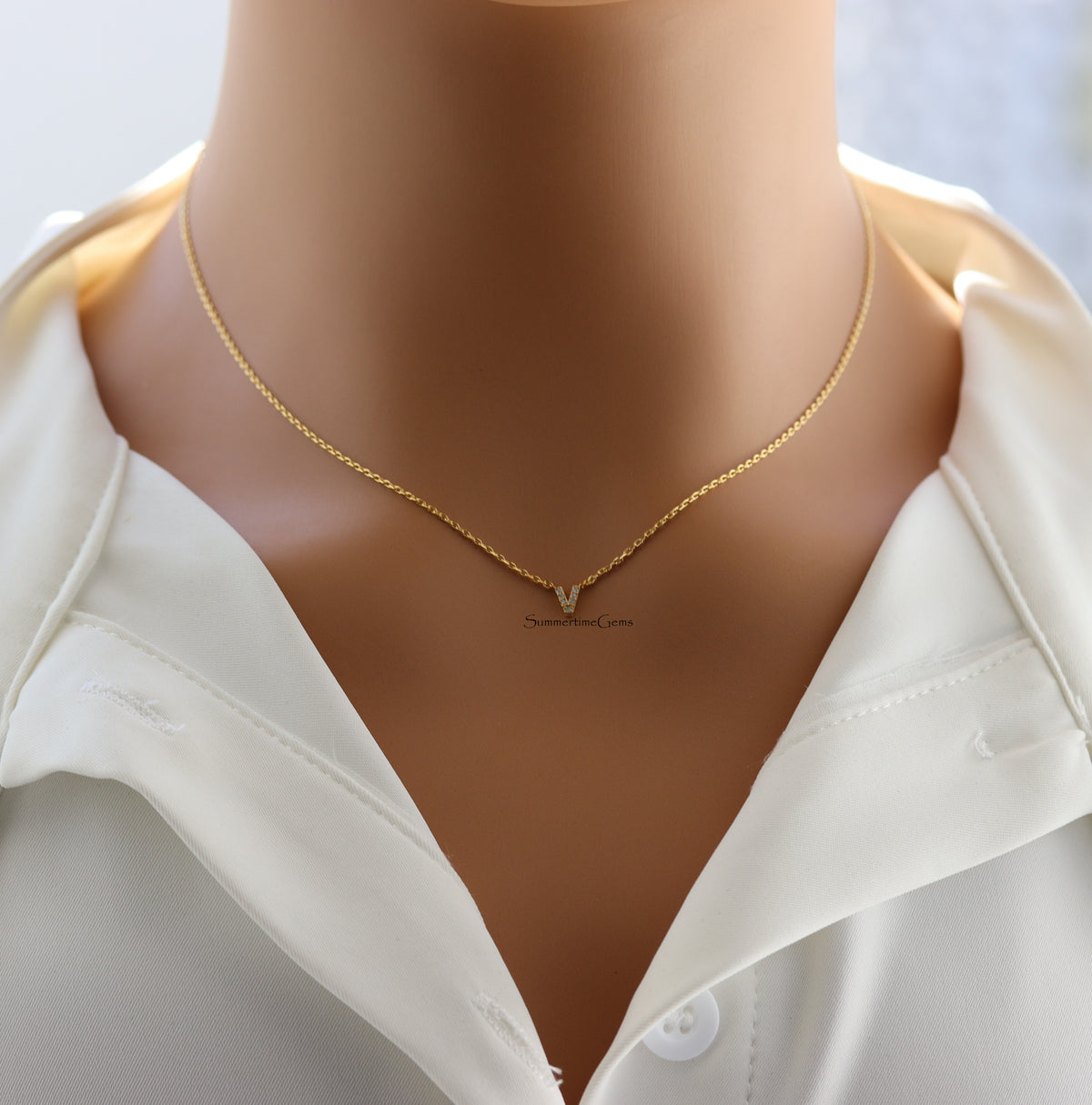 STG 18K Gold Plated Dainty Mini Rhinestone Initial "V" Pendant Necklace – Sparkly Personalized Letter Jewelry Gift