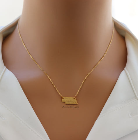 STG 18K Gold Plated Dainty Brushed Nebraska State Pendant Necklace – Minimalist Home State Jewelry for Everyday Wear