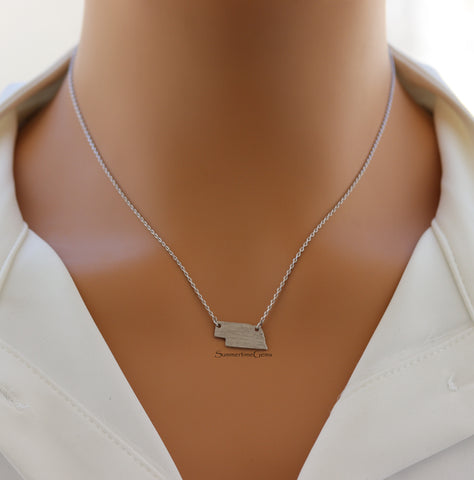 STG 18K Gold Plated Dainty Brushed Nebraska State Pendant Necklace – Minimalist Home State Jewelry for Everyday Wear
