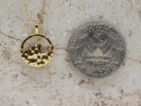 STG 18K Gold Plated Dainty Hammered Wave Coin Pendant Necklace – Coastal-Inspired Minimalist Jewelry
