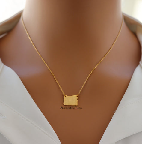 STG 18K Gold Plated Dainty Brushed Oregon State Pendant Necklace – Minimalist State Pride Jewelry for Adventure Lovers