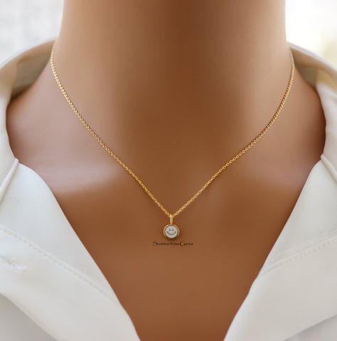 STG 18K Gold Plated Dainty Enamel Smiley Face Pendant Necklace – Fun and Playful Jewelry for Everyday Positivity