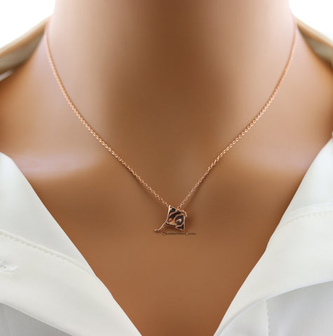 STG 18K Gold Plated Dainty Stingray Pendant Necklace – Ocean-Inspired Minimalist Jewelry for Sea Lovers