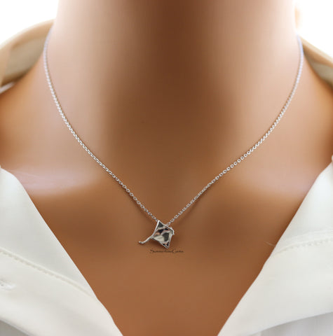 STG 18K Gold Plated Dainty Stingray Pendant Necklace – Ocean-Inspired Minimalist Jewelry for Sea Lovers