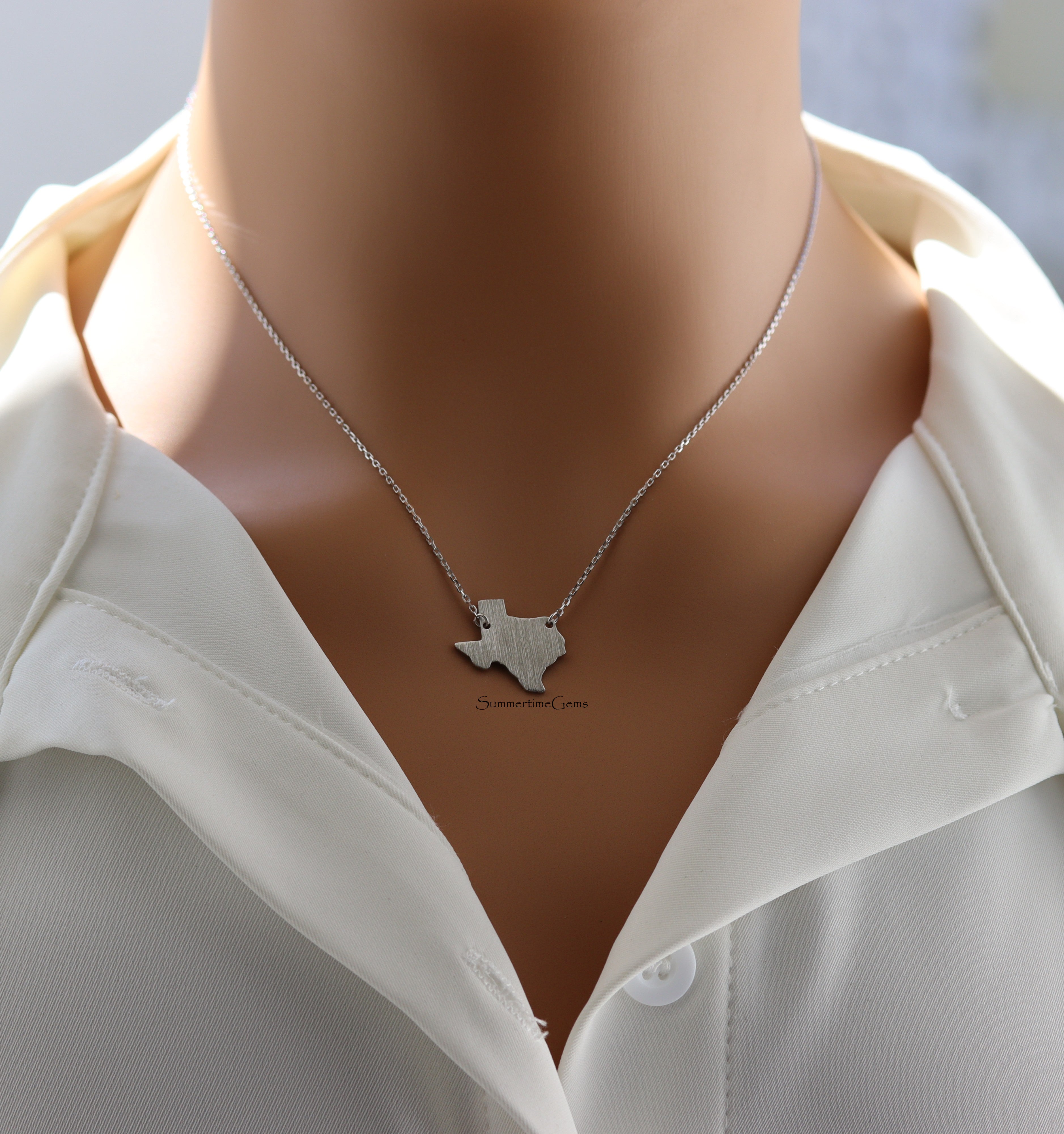 STG 18K Gold Plated Dainty Brushed Texas State Pendant Necklace – Minimalist Southern Pride Jewelry