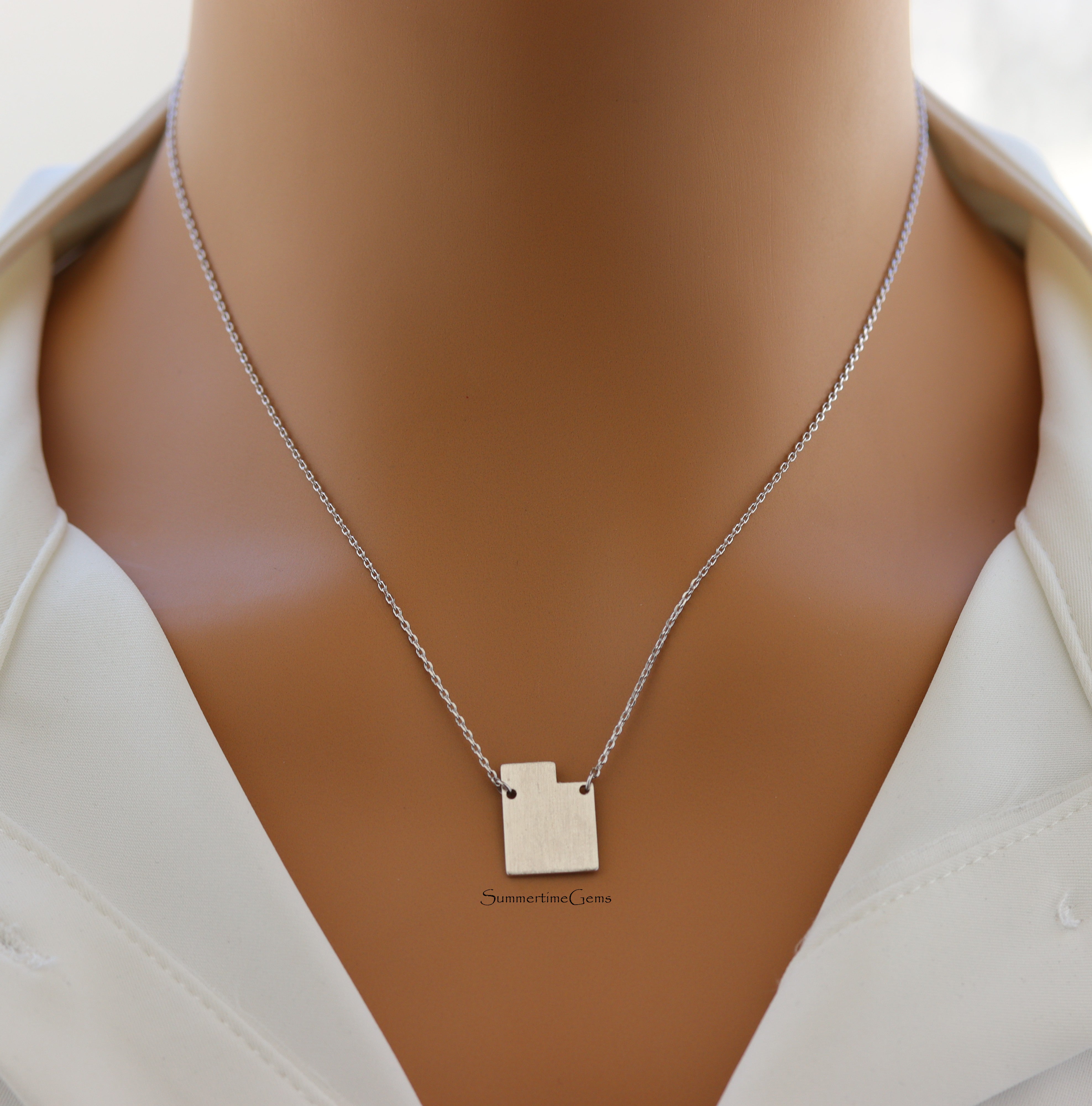STG 18K Gold Plated Dainty Brushed Utah State Pendant Necklace – Minimalist State Pride Jewelry for Everyday Wear