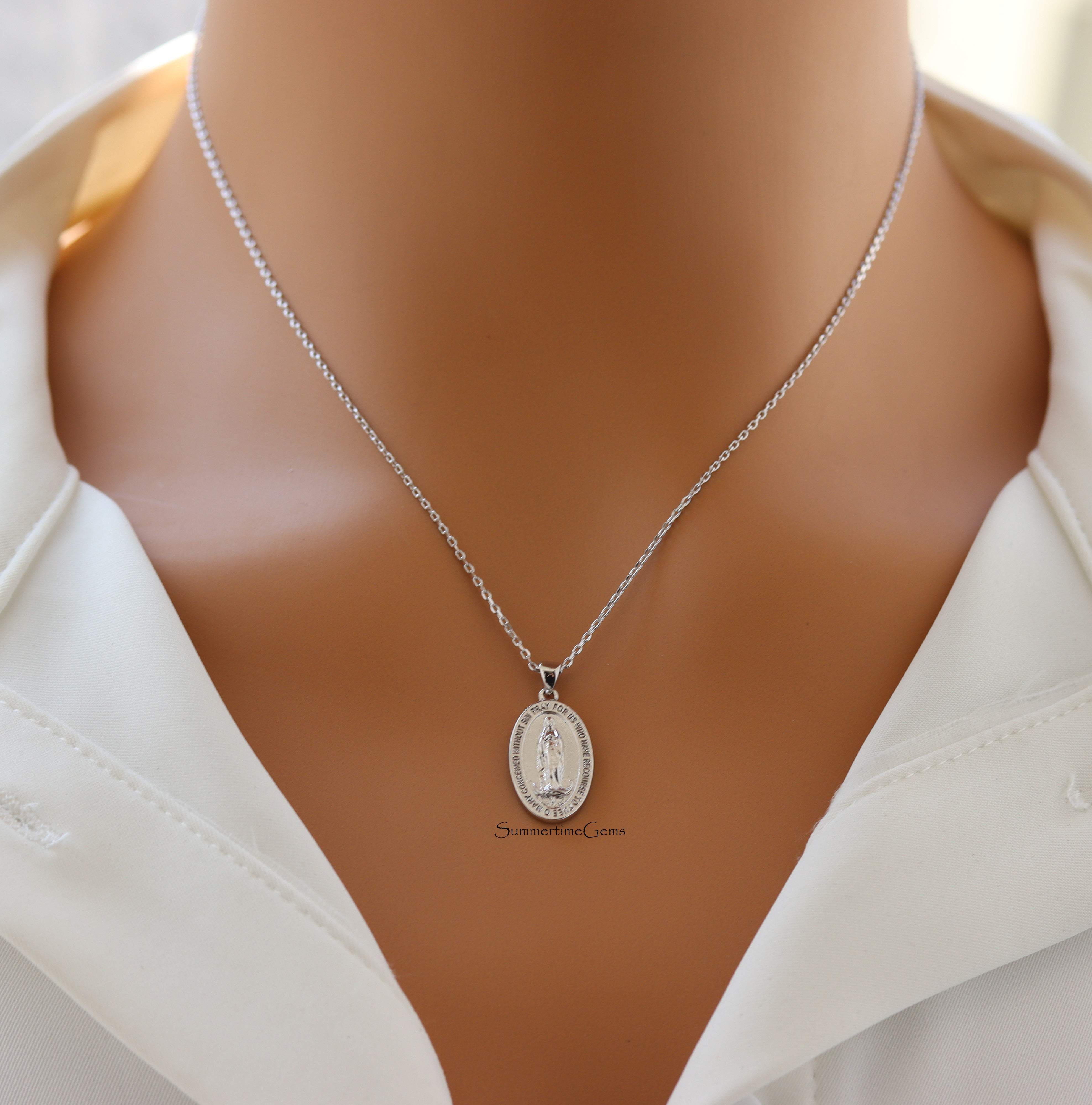 STG 18K Gold Plated Virgin Mary Oval Pendant Necklace – Elegant Religious Jewelry for Faith & Protection