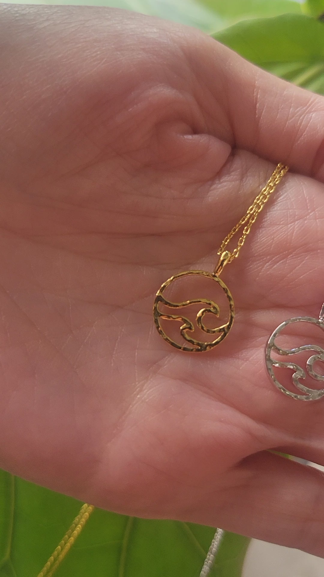 STG 18K Gold Plated Dainty Wave Cutout Coin Pendant Necklace – Minimalist Ocean-Inspired Jewelry for Beach Lovers