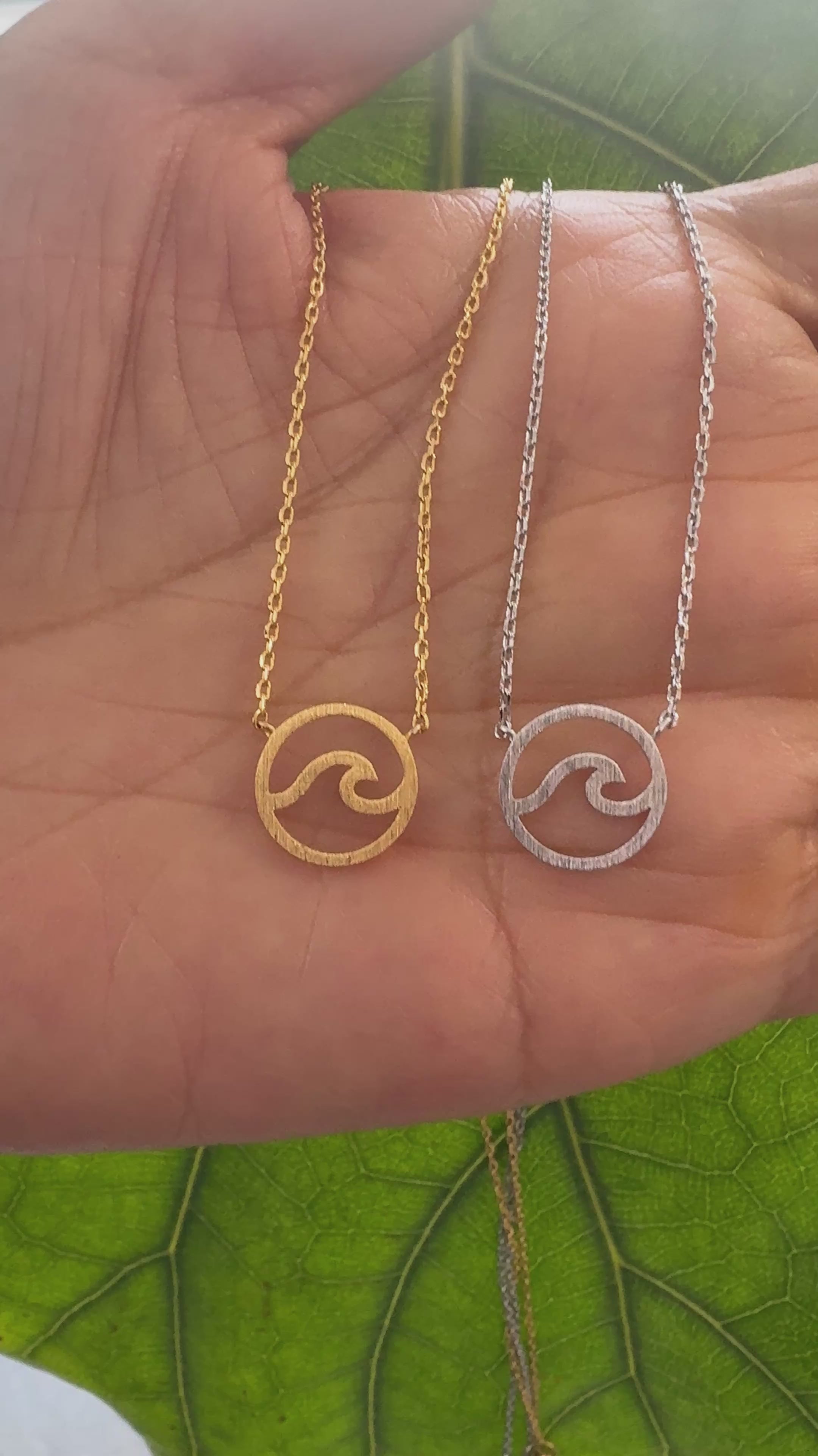18K Gold Plated Wave Cutout Coin Pendant Necklace – Ocean-Inspired Minimalist Jewelry for Beach Lovers