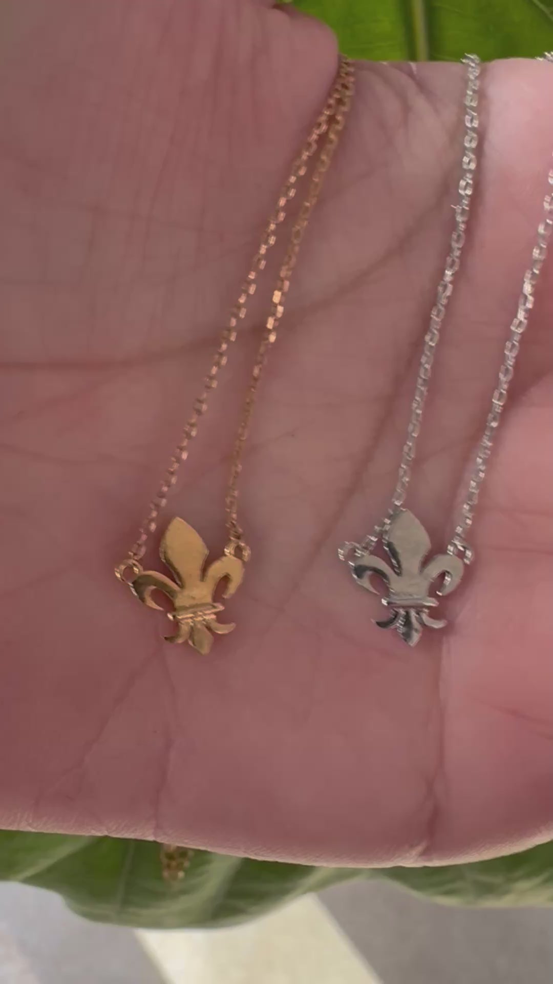 STG 18K Gold Plated Fleur De Lis Pendant Necklace – Elegant French-Inspired Symbolic Jewelry for Timeless Style