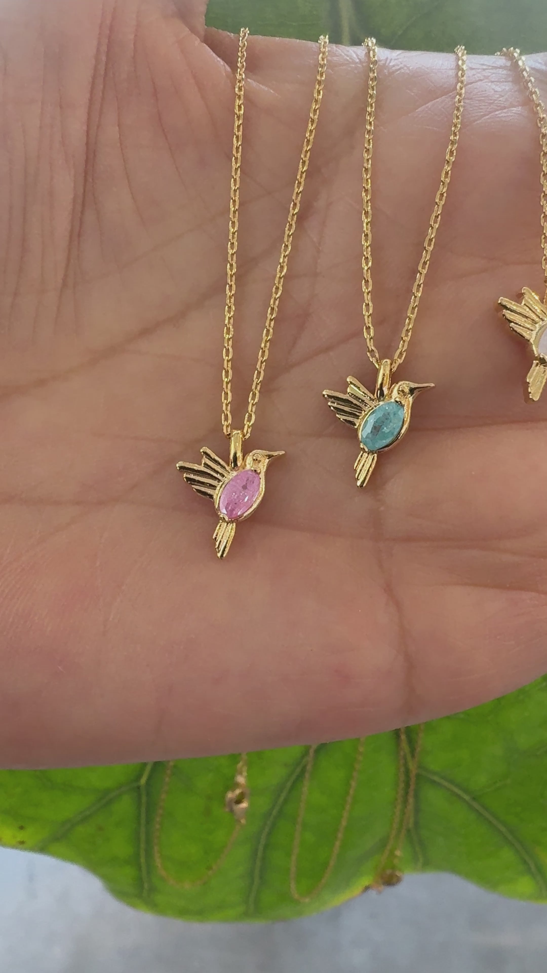 STG 18K Gold Plated Oval Gem Bird Pendant Necklace – Elegant Nature-Inspired Jewelry with Gemstone Accent