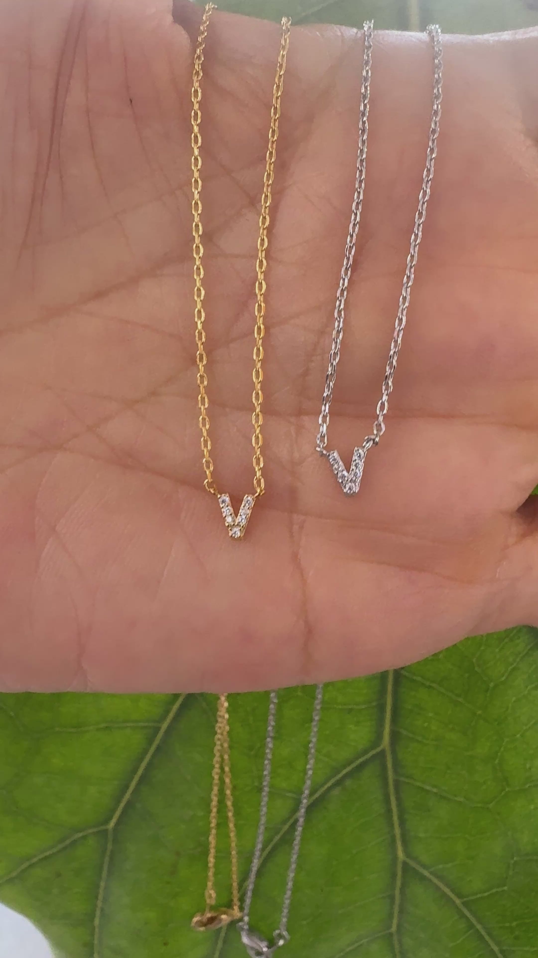 STG 18K Gold Plated Dainty Mini Rhinestone Initial "V" Pendant Necklace – Sparkly Personalized Letter Jewelry Gift