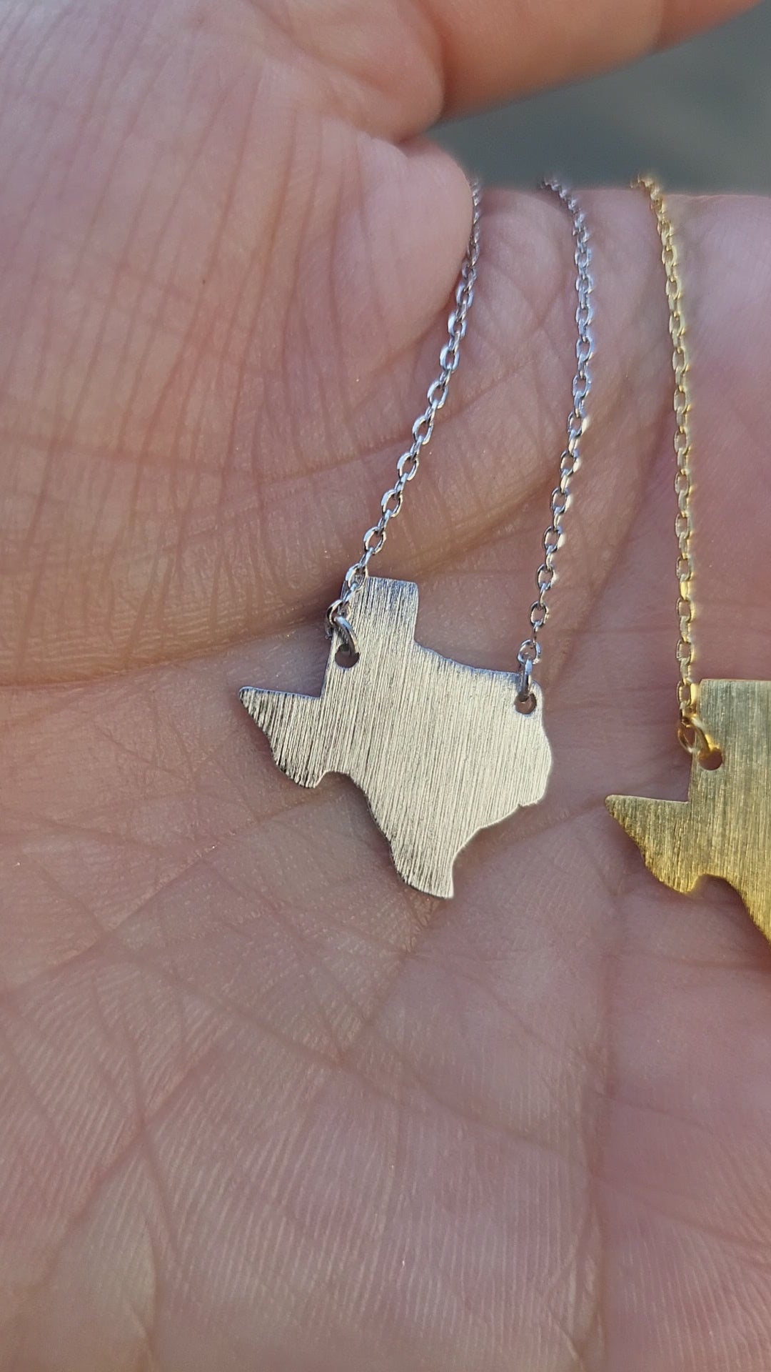 STG 18K Gold Plated Dainty Brushed Texas State Pendant Necklace – Minimalist Southern Pride Jewelry
