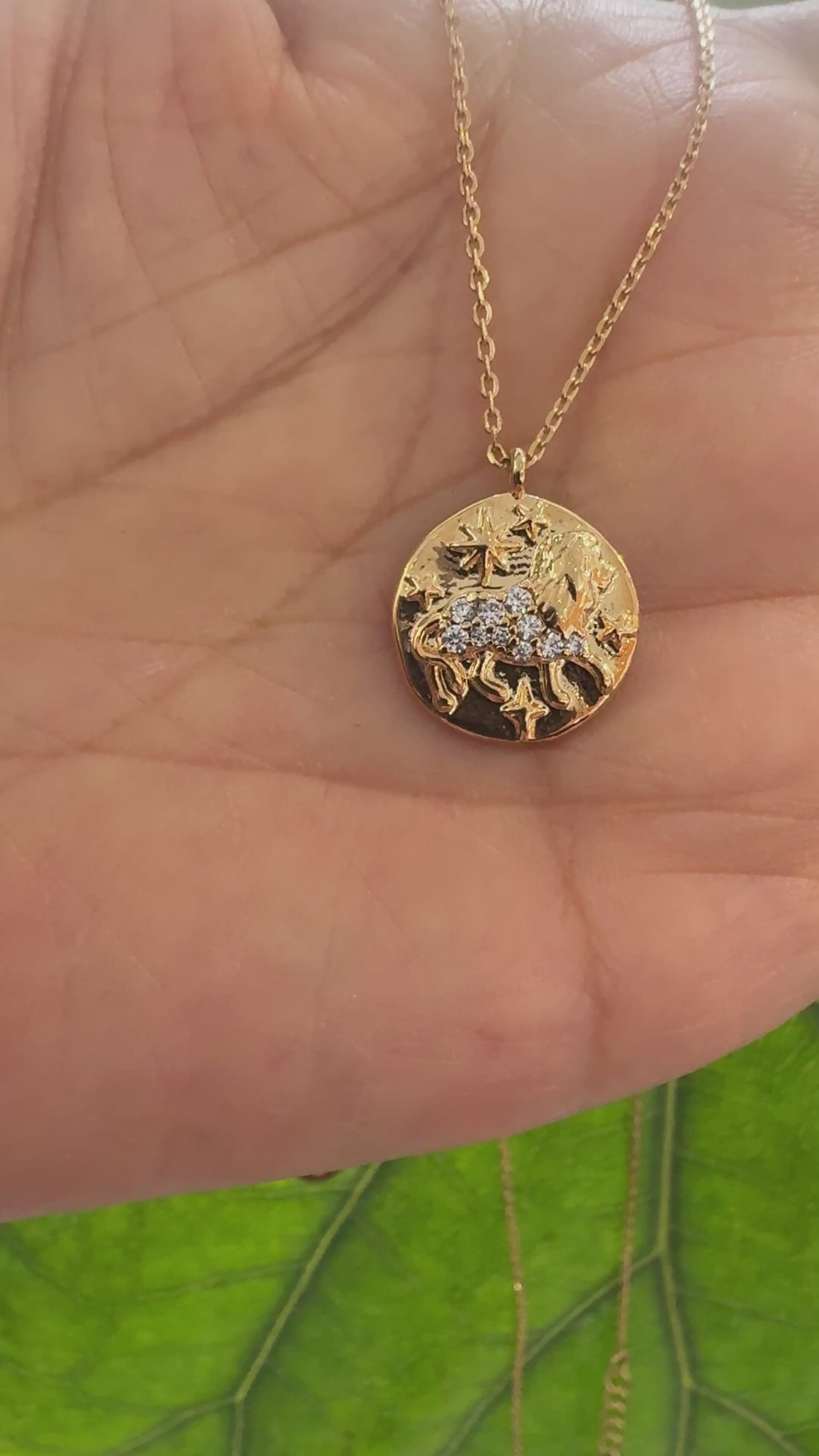 STG 18K Gold Plated Leo Constellation Zodiac Pendant Necklace (July 23 – August 22) – Bold Astrology Jewelry for Confident Queens