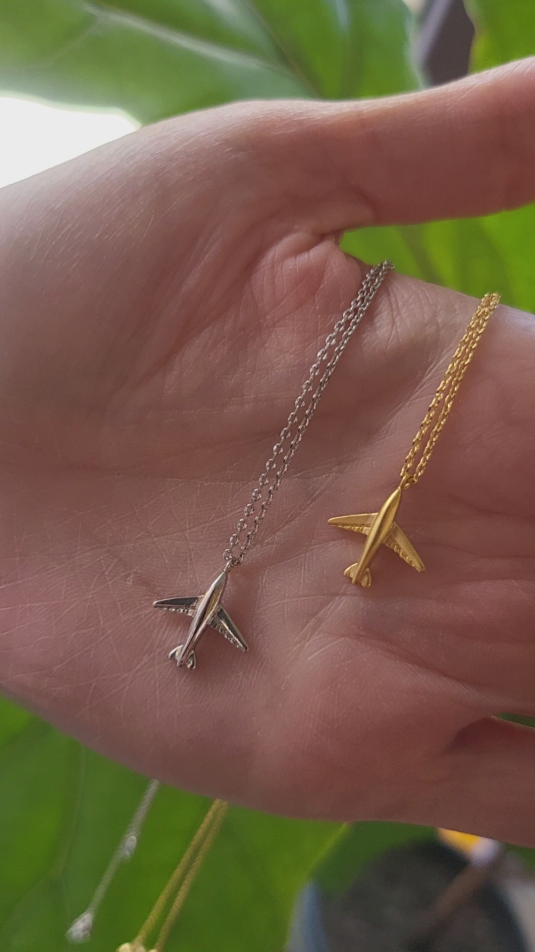 STG 18K Gold Plated Airplane Pendant Necklace for Women – Travel-Inspired Dainty Jewelry Gift