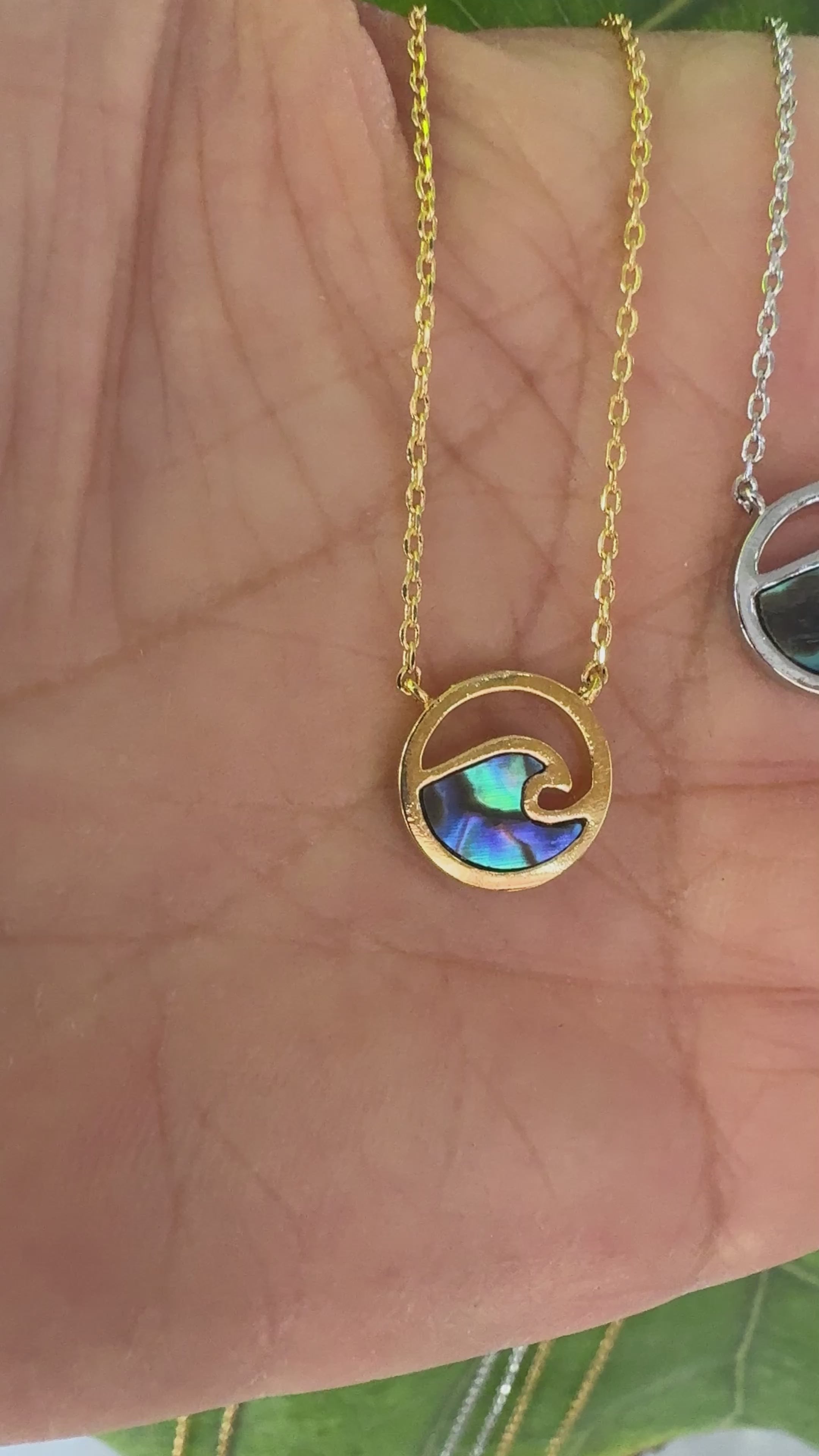STG 18K Gold Plated Wave Coin Pendant Necklace – Minimalist Ocean-Inspired Necklace for Beach Lovers
