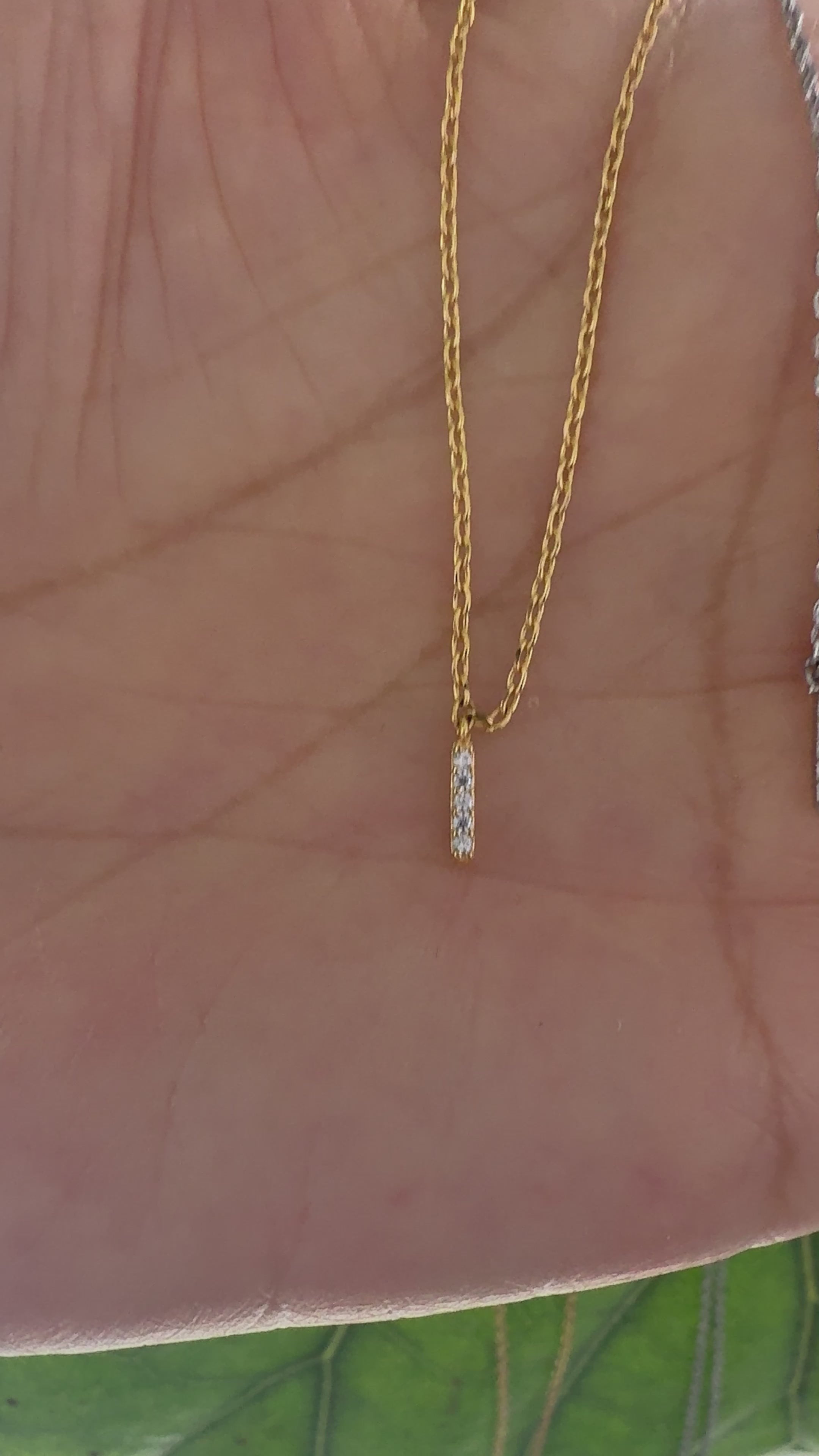 STG 18K Gold Plated Dainty Mini Rhinestone Initial "I" Pendant Necklace – Sparkly Personalized Letter Jewelry Gift