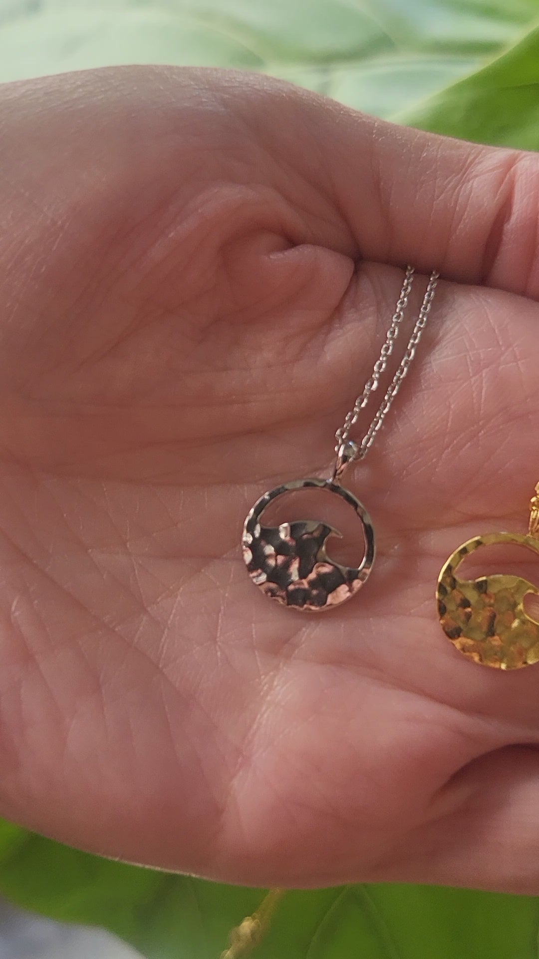 STG 18K Gold Plated Dainty Hammered Wave Coin Pendant Necklace – Coastal-Inspired Minimalist Jewelry
