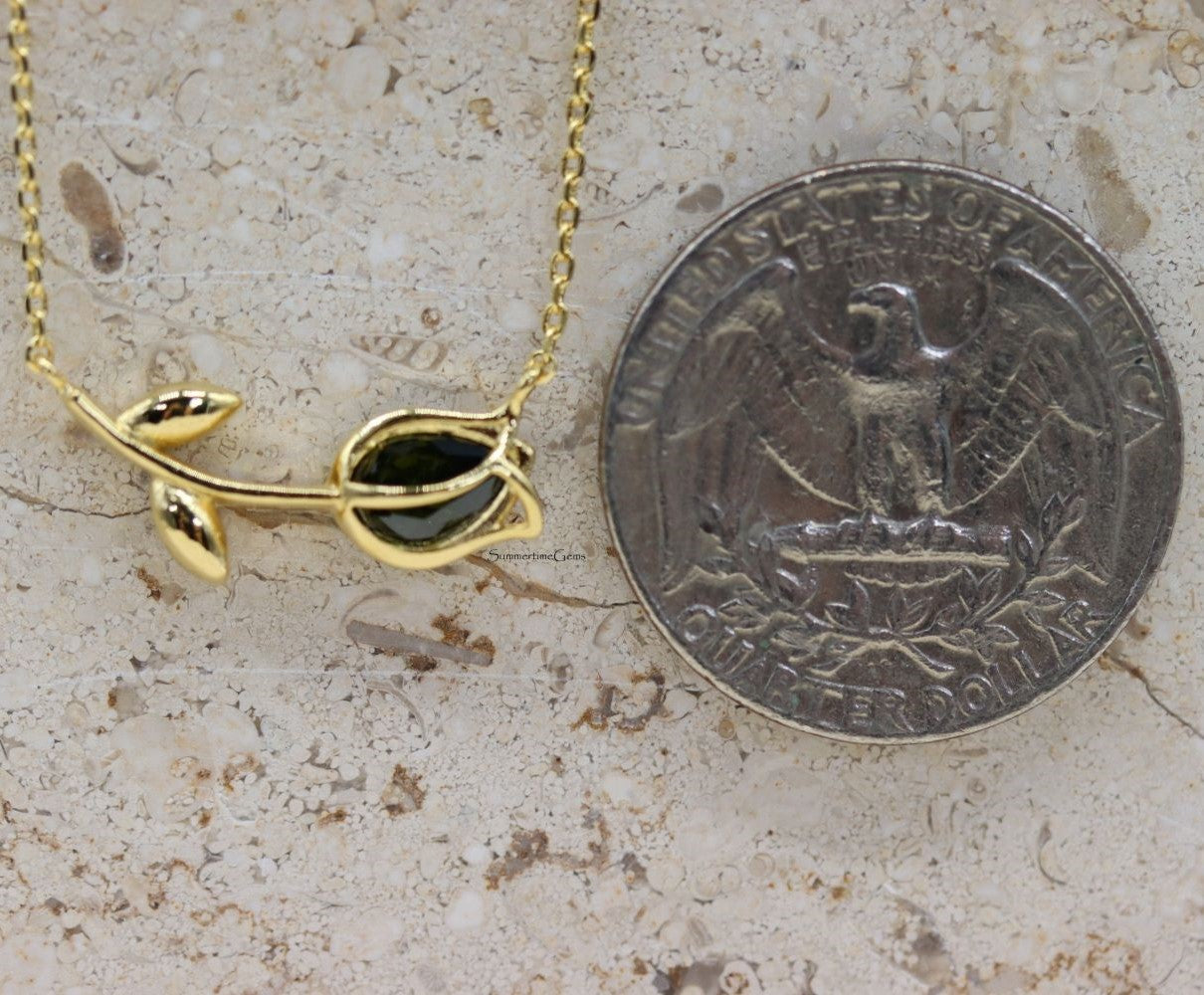 STG 18K Gold Plated August Peridot Tulip Pendant Necklace – Dainty Birthstone Jewelry for Nature Lovers